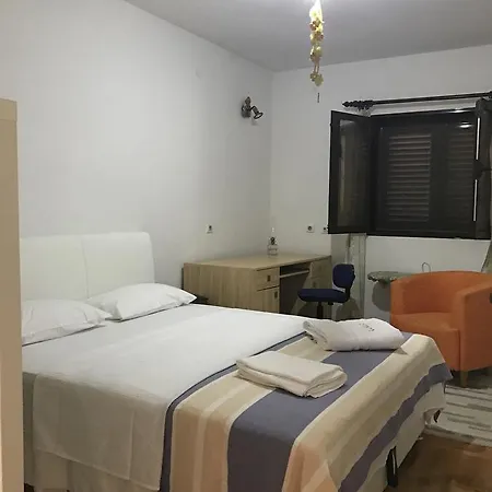 Apartment Jovana Kotor Buitenkant foto
